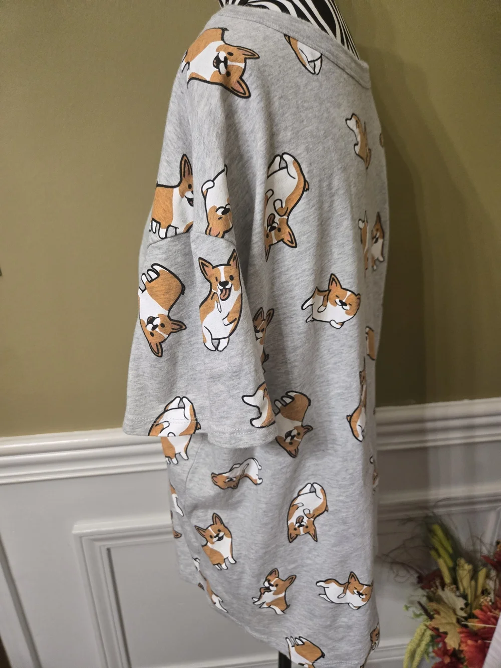 Zoe + Liv Short Sleeve Gray Corgi Print Pet Lover Tee - Unbranded XL